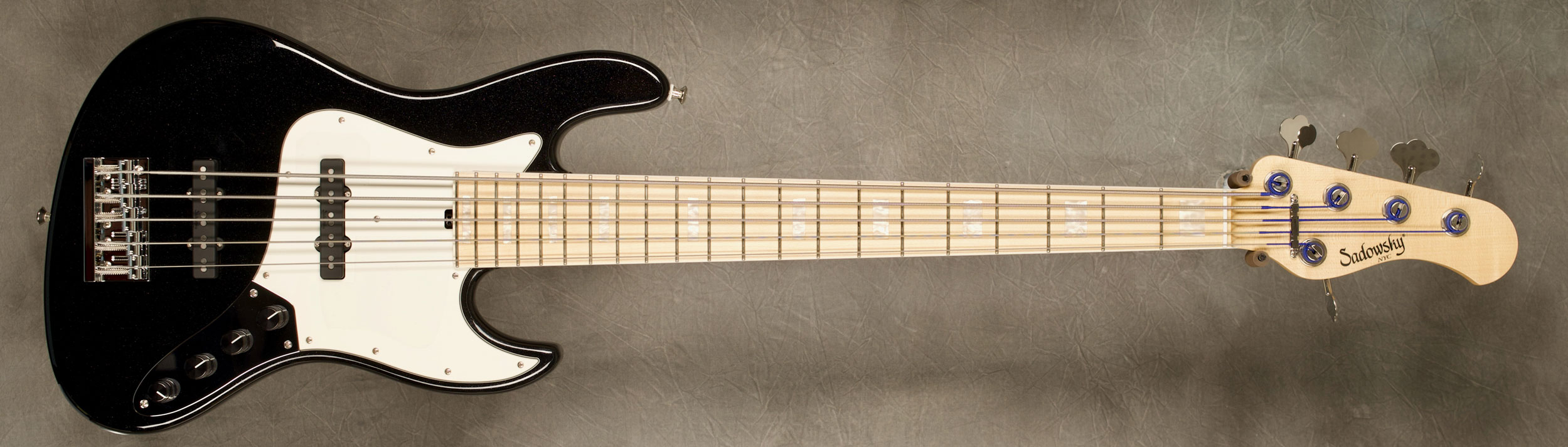 9499 Pearl Black 5-21 Vintage. - Sadowsky Guitars