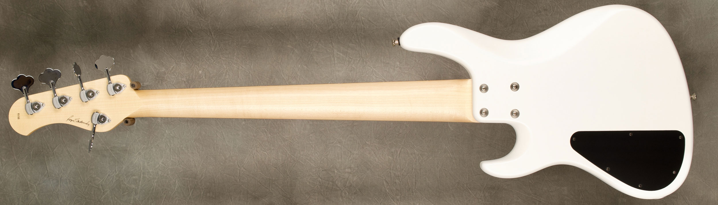 9519 White Pearl Satin 5-24 Modern. - Sadowsky Guitars