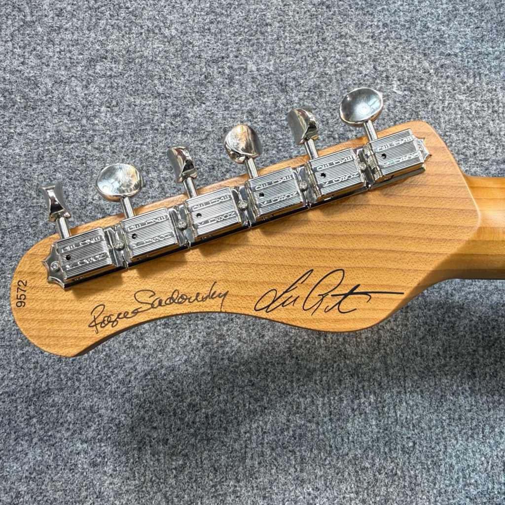 Lee_Rittenour_headstock