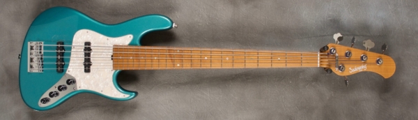 MODEL: 5-22 Vintage Will Lee,
SERIAL: #7982,
FINISH: Pelham blue,
BODY: Chambered swamp ash,
WEIGHT: 8.02,
NECK: Roasted maple with thin matte nitro finish,
FINGERBOARD: Roasted maple, 12″ radius, 1.75″ nut width with abalone dots
PICKGUARD: Vintage pearl
HARDWARE: Chrome
PICKUPS: Sadowsky single coil
PREAMP: Sadowsky preamp with vintage tone control and switchable mid boost